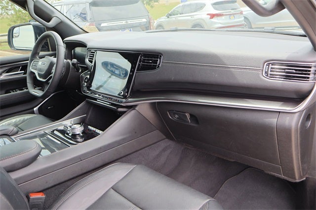 2023 Jeep Wagoneer Base