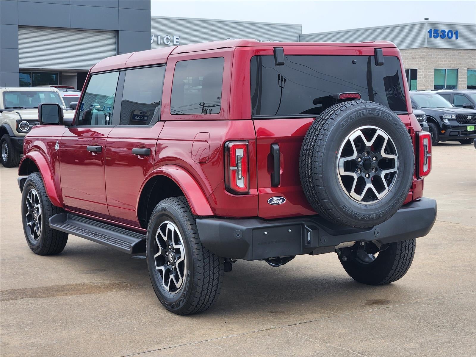 2026 Ford Bronco Outer Banks