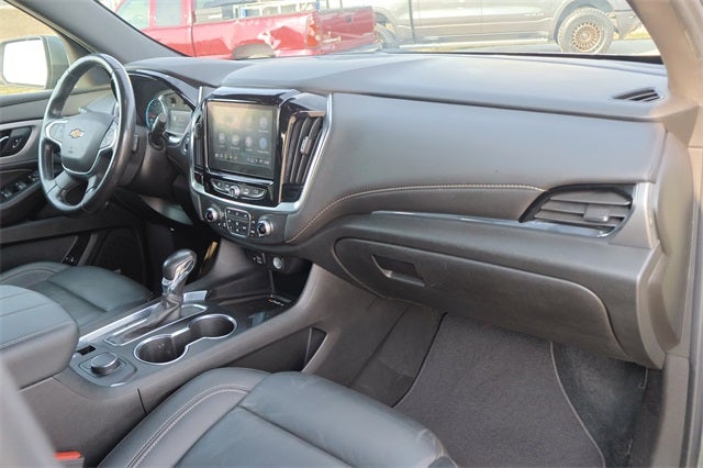 2022 Chevrolet Traverse LT Leather