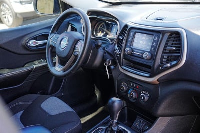 2016 Jeep Cherokee Sport