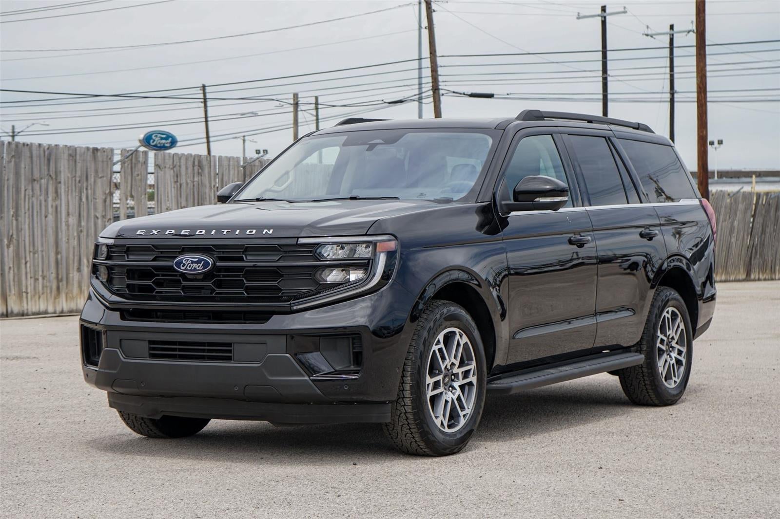 2025 Ford Expedition Active