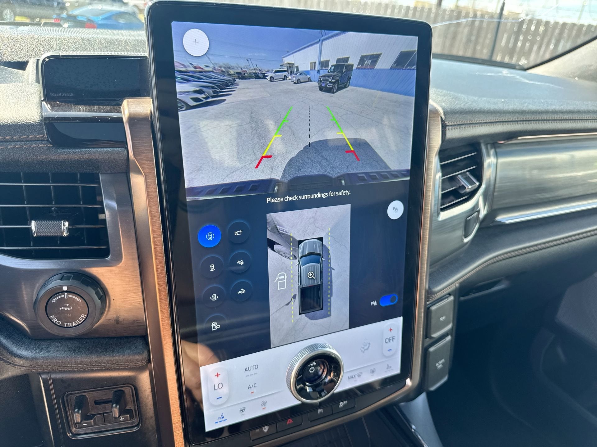 2023 Ford F-150 Lightning Lariat