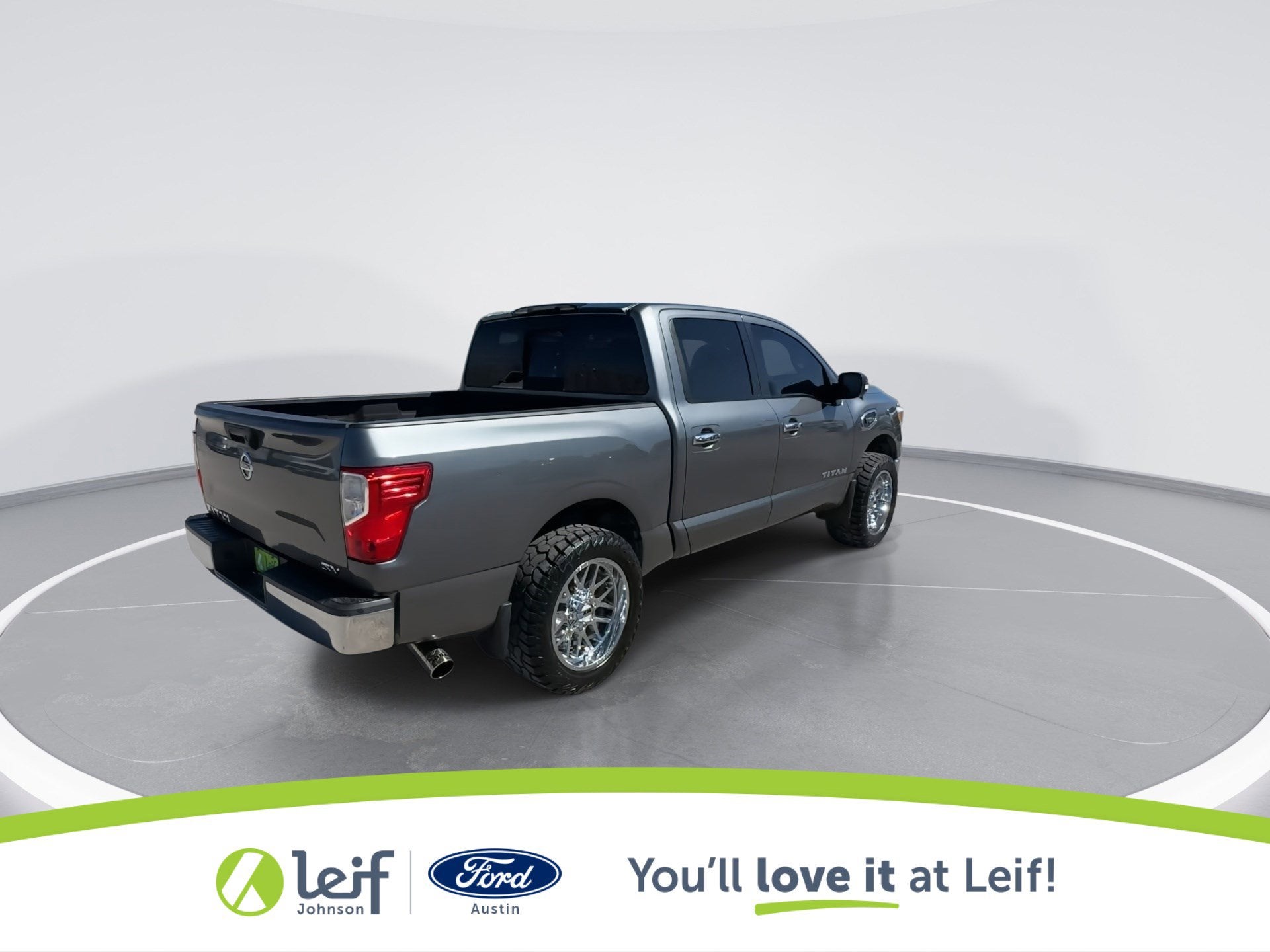 2017 Nissan Titan SV