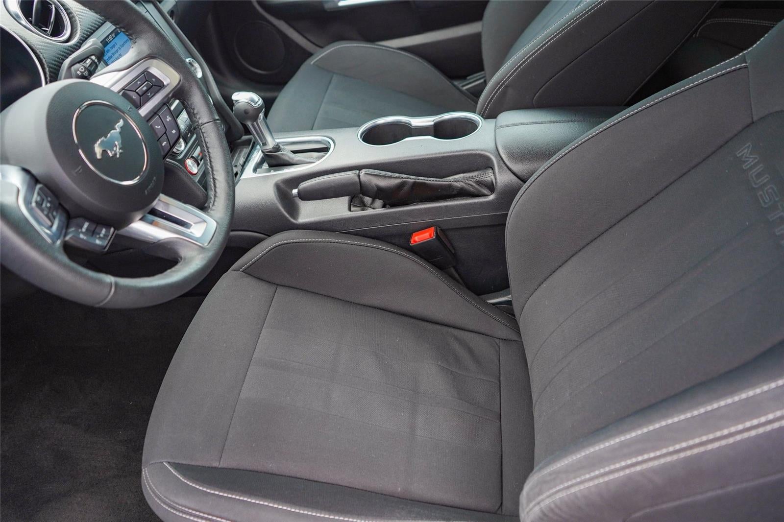 2022 Ford Mustang EcoBoost