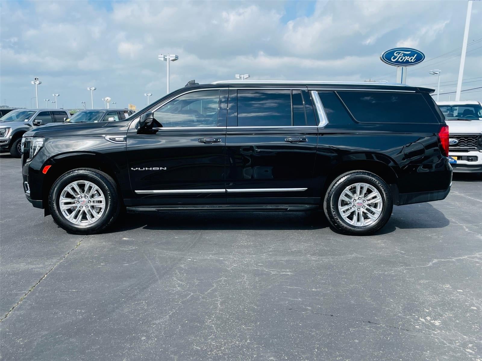 2024 GMC Yukon XL SLT