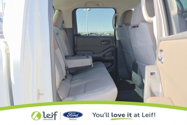 2022 Nissan Frontier SV