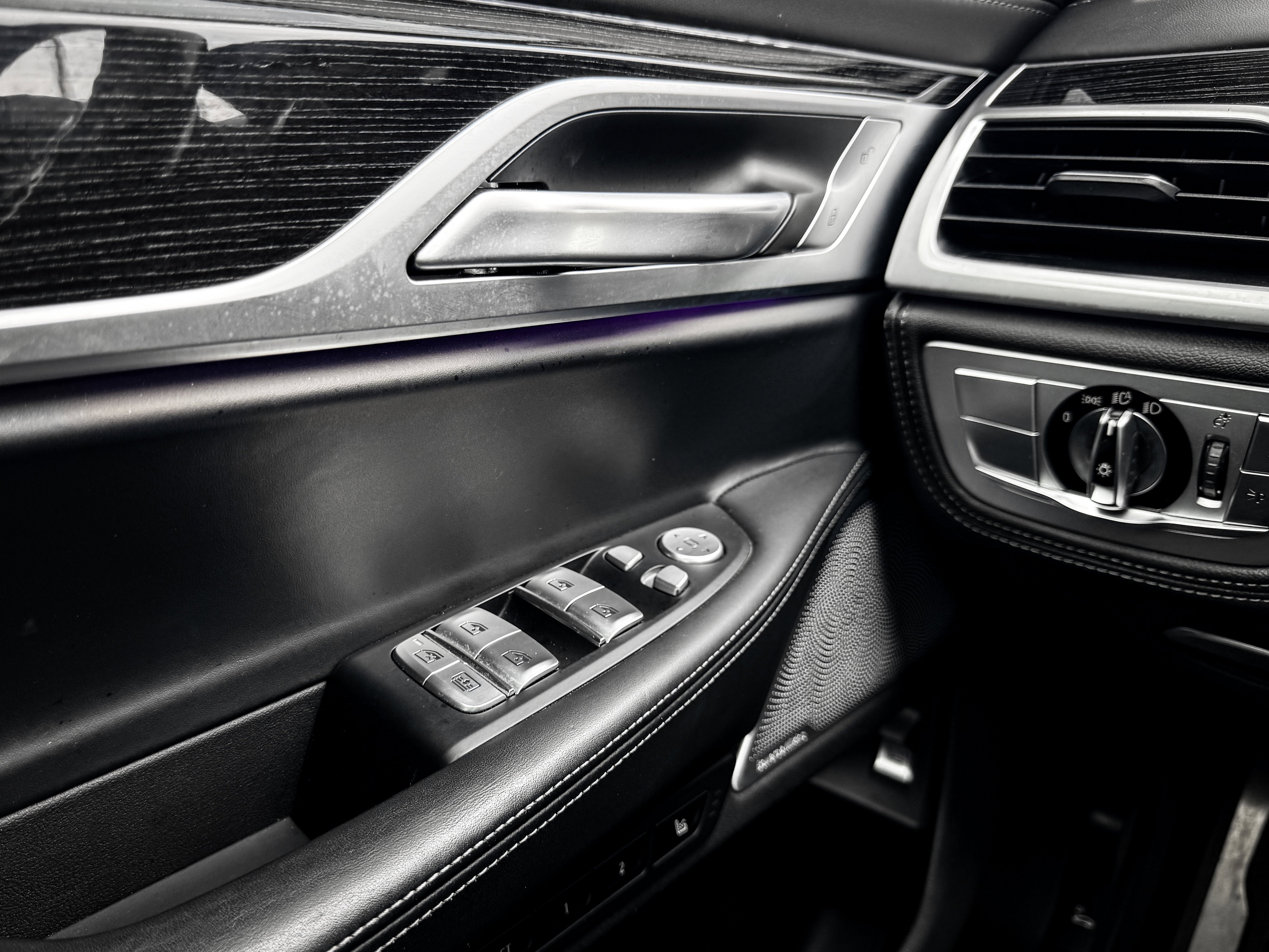 2021 BMW 750i xDrive