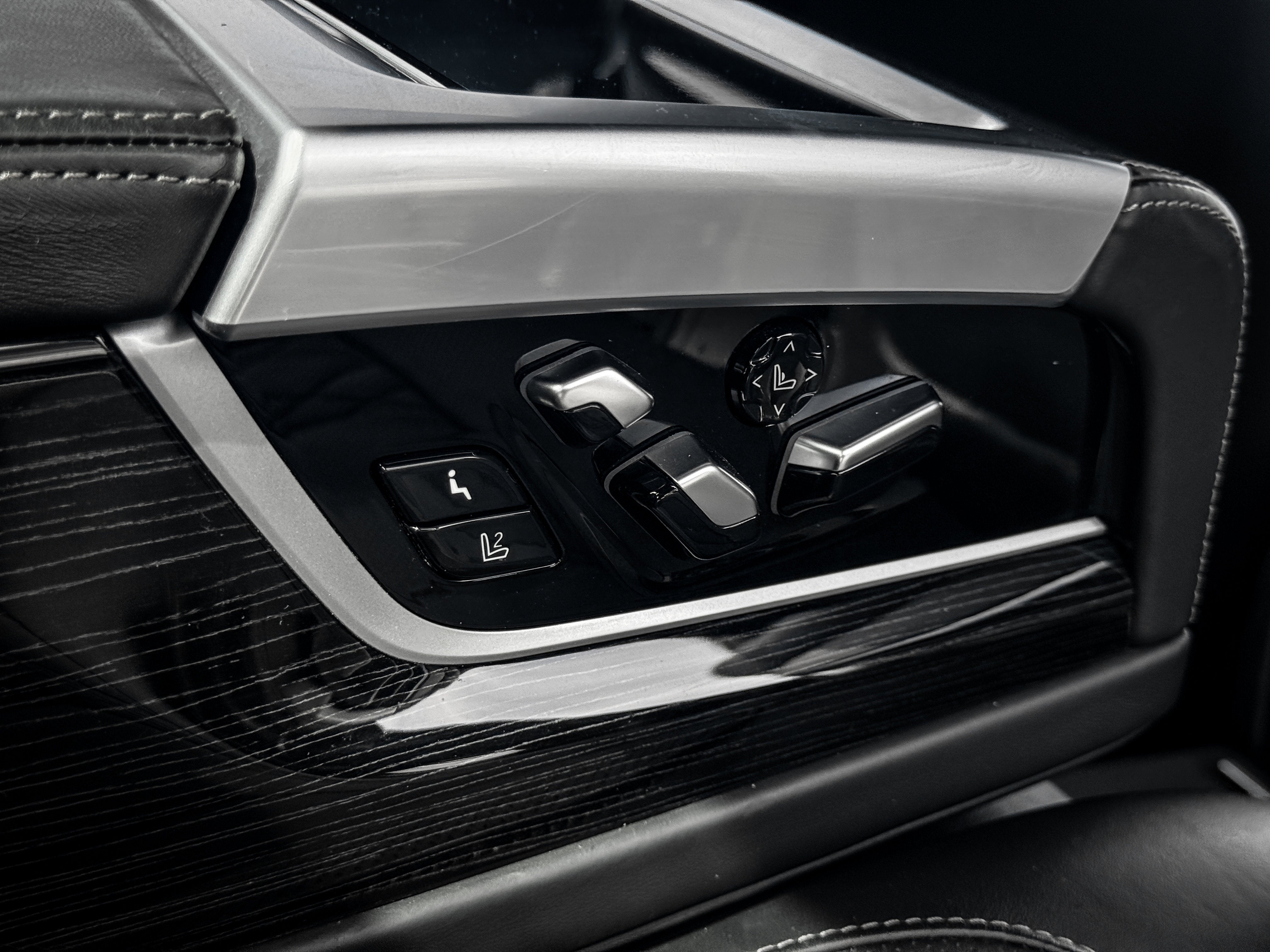 2021 BMW 750i xDrive