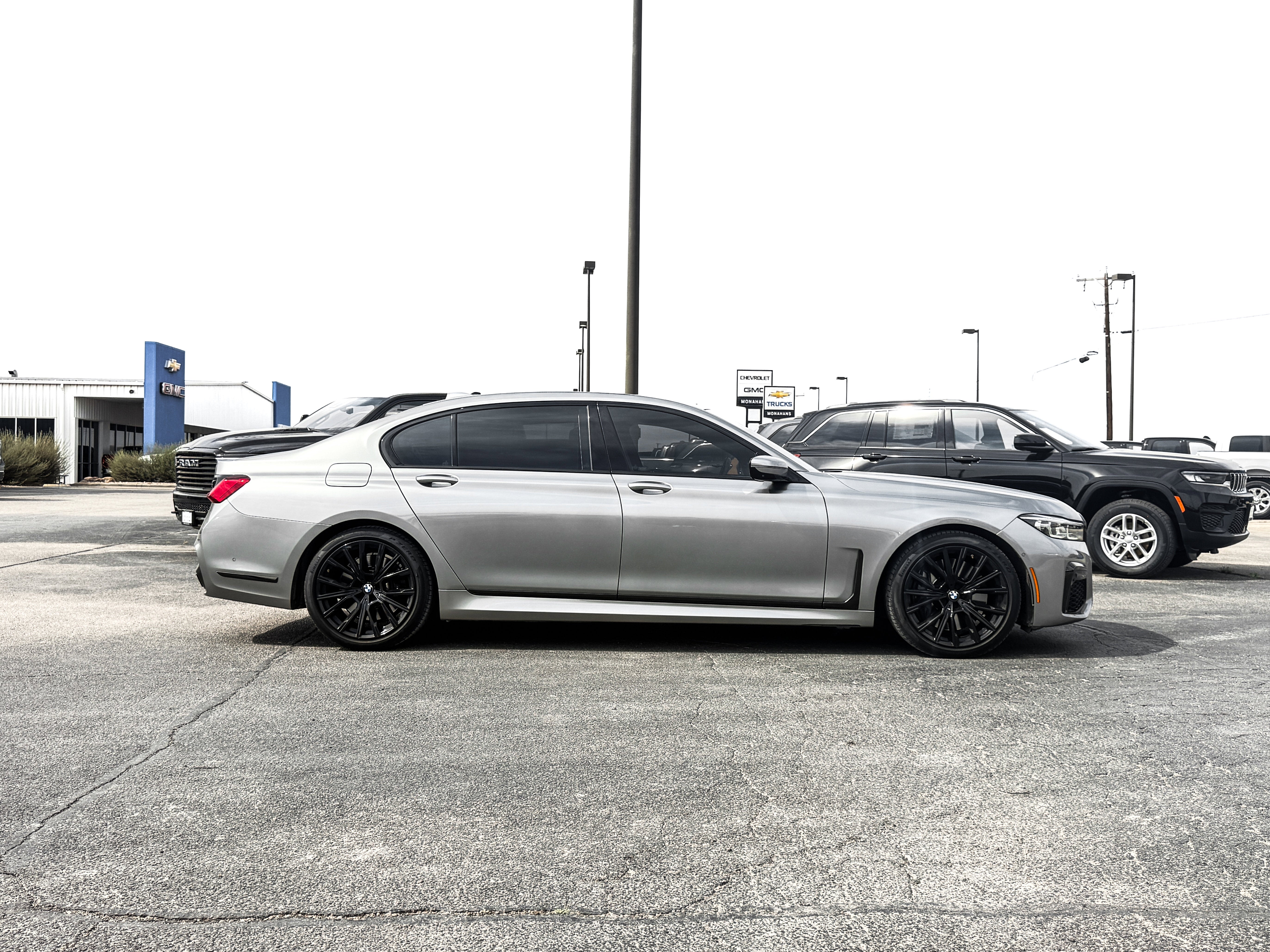 2021 BMW 750i xDrive