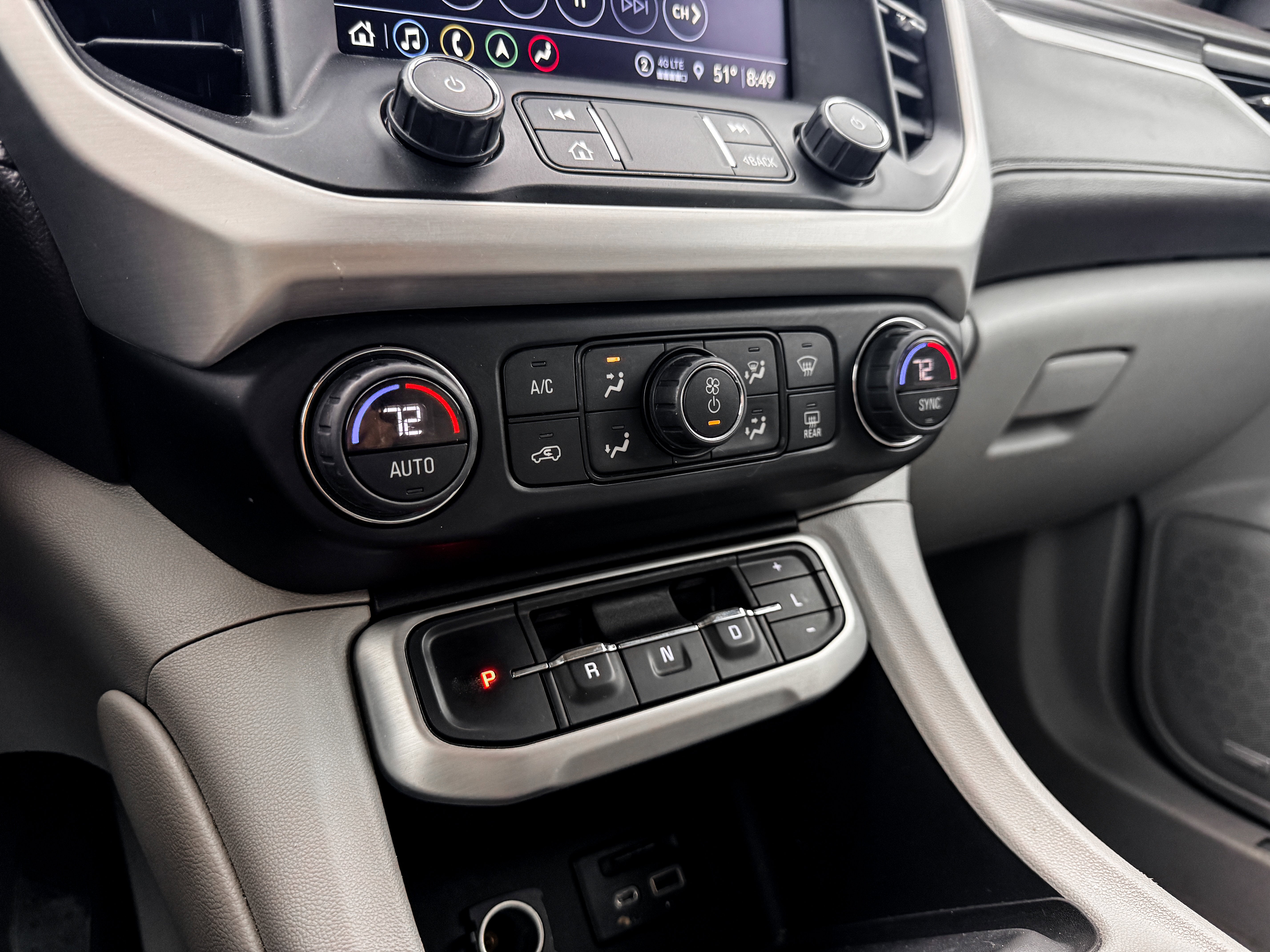 2023 GMC Acadia AWD SLT